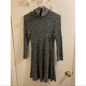 small grey turtleneck & back keyhole 🦅 dress